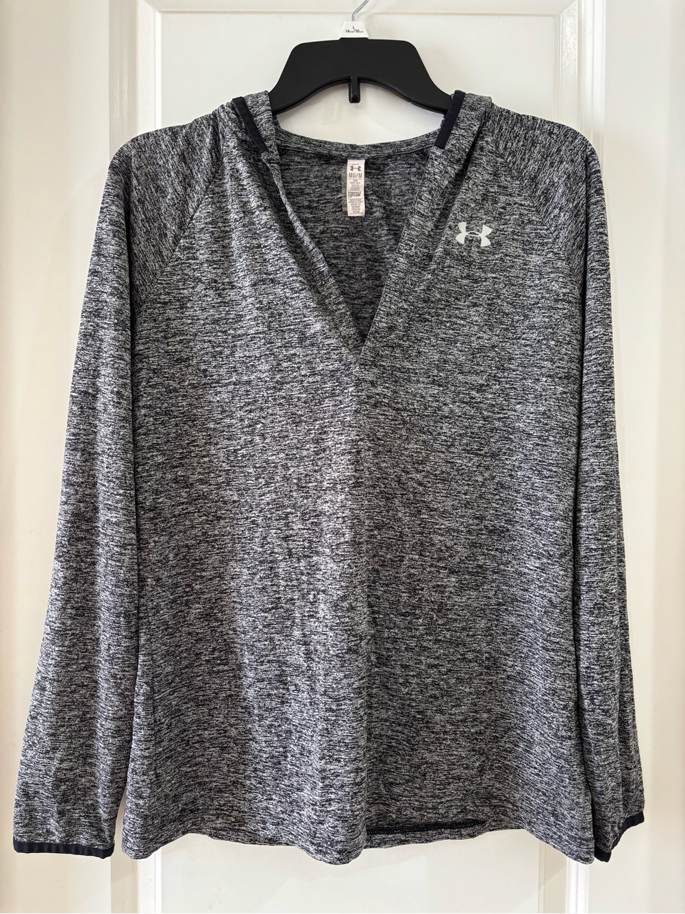 Under Armour Women’s Gray Hooded Long-Sleeve Top